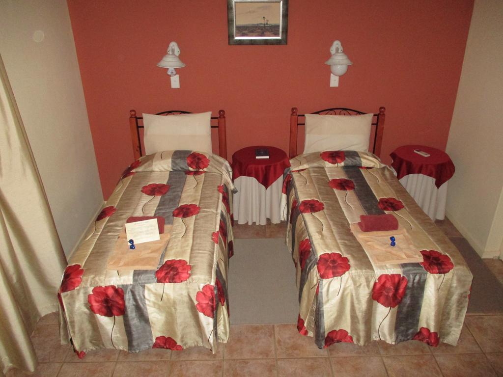 Van Rhyn Guest House Vanrhynsdorp Dış mekan fotoğraf